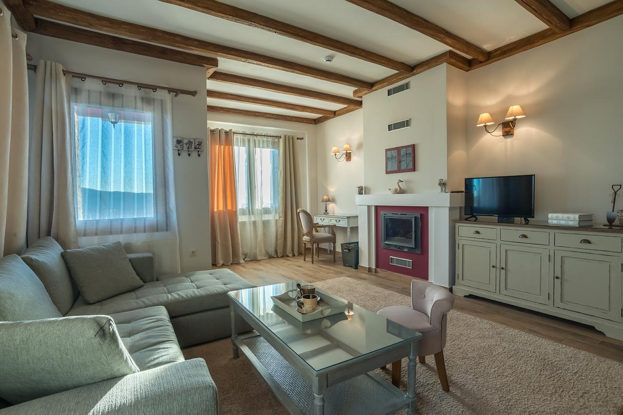 Almondhouse Suites With Fireplace - Adults Only Arachova Luaran gambar